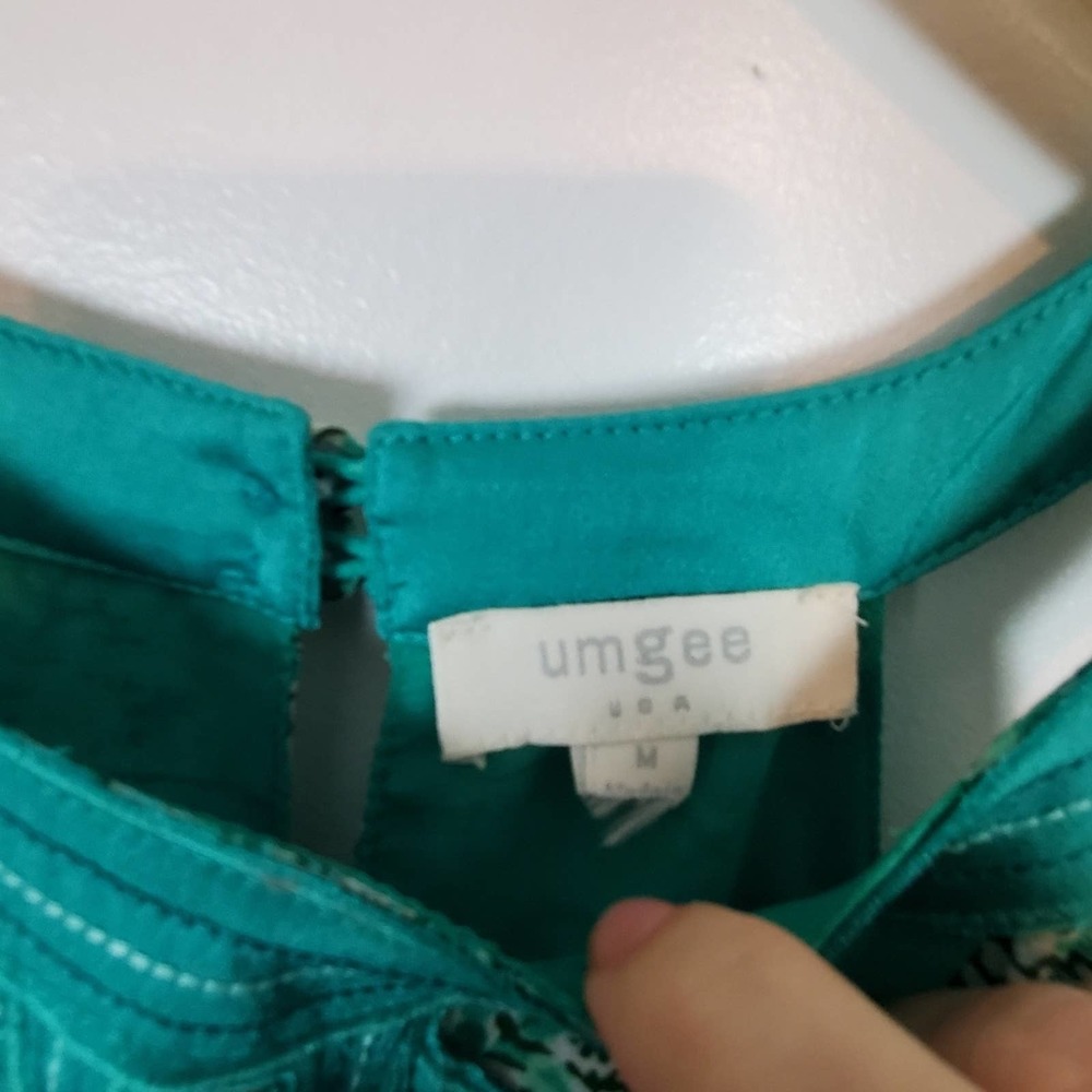 Umgee halter dress green paisley pattern - Picture 3 of 7